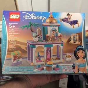 LEGO Disney Aladdin and Jasmine's Palace Adventures Set No longer In Print